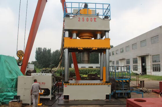 36000KN Nam lực Máy ép thủy lực với 5000x5000 kích thước bàn cho bể bể bể
